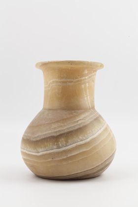 Vase en albâtre