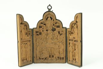 Tryptique en bois représentant la Dormition Verginis