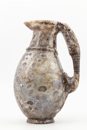 Agate amphora 