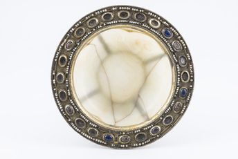 Alabaster paten