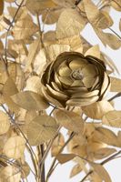 Rose ouro montada em pedestal