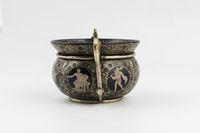 Vaso di vetro purpureo con scene mitologiche