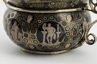 Vaso di vetro purpureo con scene mitologiche