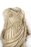 Estátua feminina