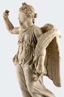 展翅的胜利女神雕像