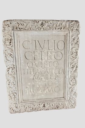 Urna di Caius Iulius Quietus