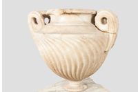 Vaso strigilato