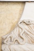 Fragmento de estela funerária