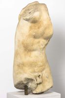 Torso masculino (fragmento de Eros amarrando seu arco)