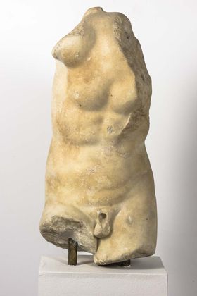 Torso masculino (fragmento de Eros amarrando seu arco)