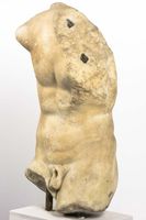 Torso masculino (fragmento de Eros amarrando seu arco)