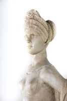 Estátua retrato feminino 